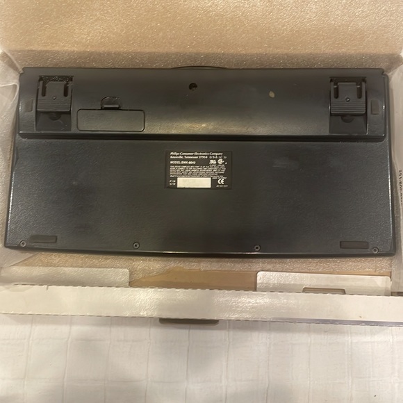 Philips Magnavox wireless infrared keyboard for web TV plus Internet MWK122BK - Picture 4 of 8